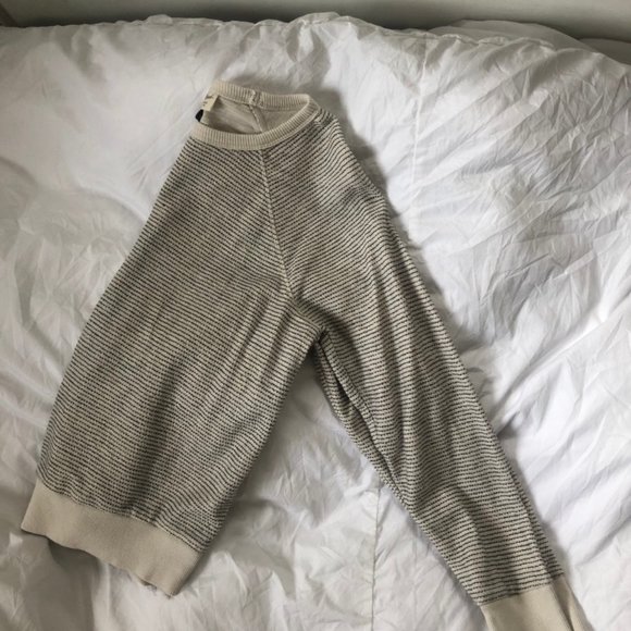 Universal Threads Sweater - Picture 2 of 3